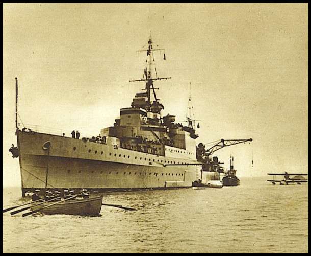 117)CRUISER NEWCASTLE C 76 THE ROYAL NAVY IN SOUTH ATLANTIC